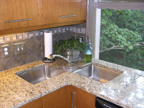 New Venetian Gold - Undermount Stainless Steel Sink - Tile Backsplash