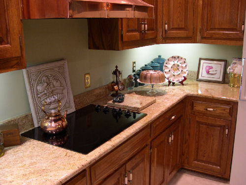 Golden Oak - 4" Granite Backsplash - 1/2 Bullnose Edge